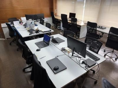 Good Work Good Lifeと書かれた壁